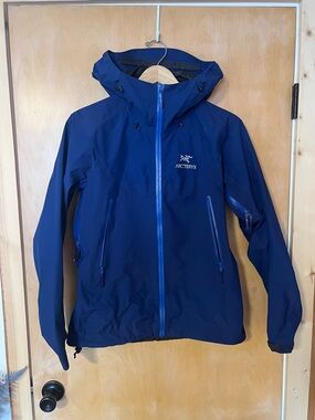 Arc'teryx Primary Blue Hooded Waterproof Shell Jacket women’s